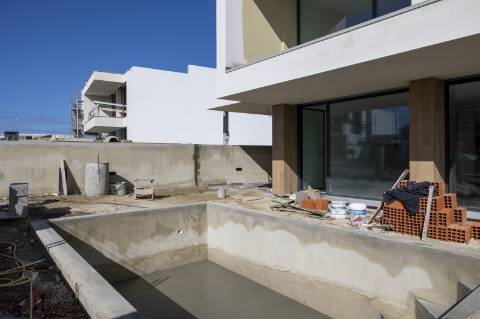 Moradia T4 com piscina junto ao centro da vila da Ericeira