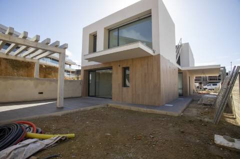 Moradia T4 com piscina junto ao centro da vila da Ericeira