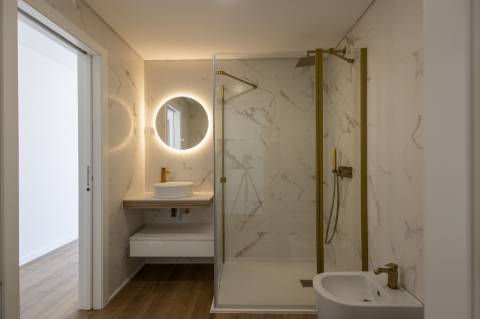 Apartamento T2 com piscina no rooftop com excelente vista de mar no centro da vila da Ericeira