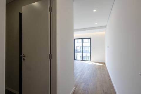 Apartamento T2 com piscina no rooftop com excelente vista de mar no centro da vila da Ericeira