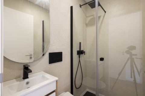 Apartamento T2 com piscina no rooftop com excelente vista de mar no centro da vila da Ericeira