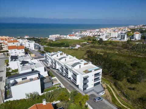 Apartamento T2 com piscina no rooftop com excelente vista de mar no centro da vila da Ericeira