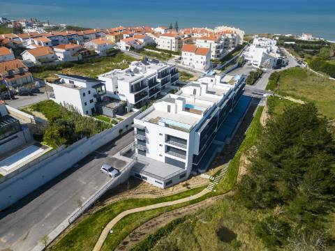 Apartamento T2 com piscina no rooftop com excelente vista de mar no centro da vila da Ericeira