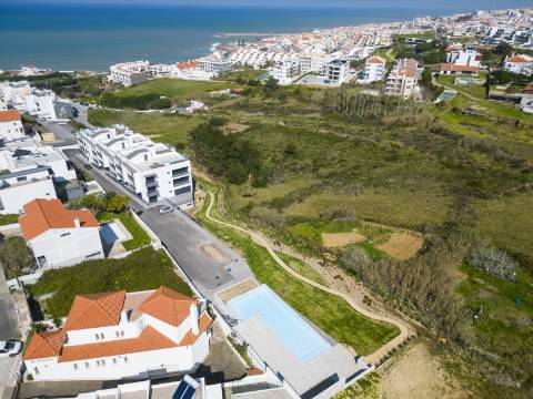 Apartamento T2 com piscina no rooftop com excelente vista de mar no centro da vila da Ericeira