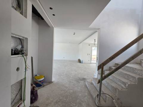 Moradia T3 Isolada em lote de gaveto na Ericeira