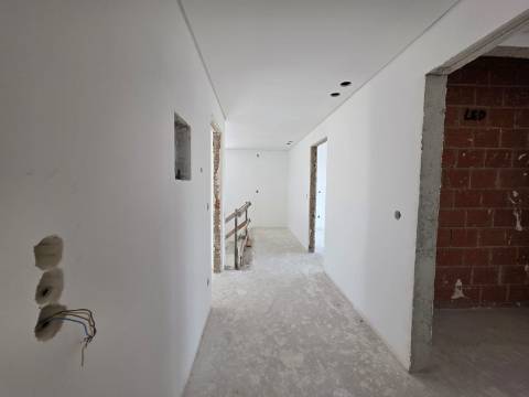 Moradia T3 Isolada em lote de gaveto na Ericeira