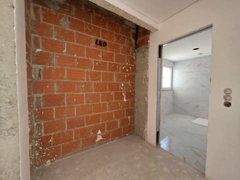 Moradia T3 Isolada em lote de gaveto na Ericeira