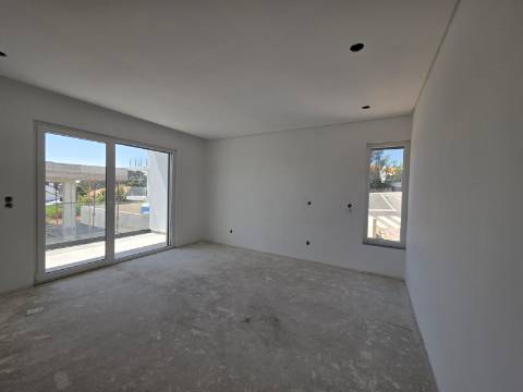 Moradia T3 Isolada em lote de gaveto na Ericeira