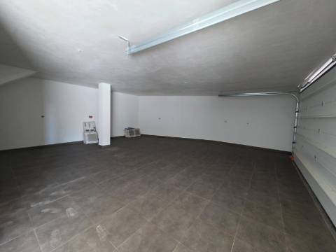 Moradia T3 Isolada em lote de gaveto na Ericeira