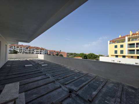 Apartamento T2 com excelente terraço virado a poente - Empreendimento Verde e Mar
