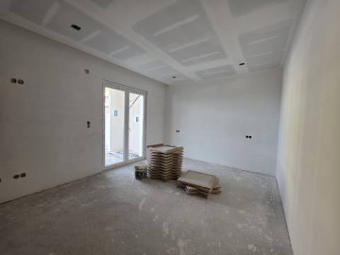 Apartamento T2 com excelente terraço virado a poente - Empreendimento Verde e Mar