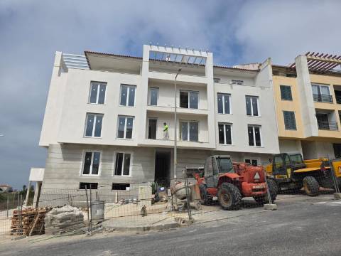 Apartamento T2 com excelente terraço virado a poente - Empreendimento Verde e Mar