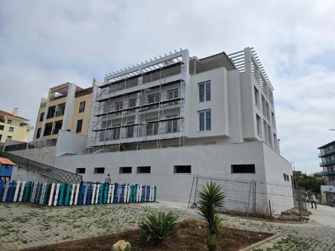 Apartamento T2 com excelente terraço virado a poente - Empreendimento Verde e Mar