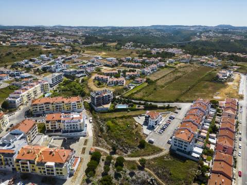 Apartamento T2 com excelente terraço virado a poente - Empreendimento Verde e Mar