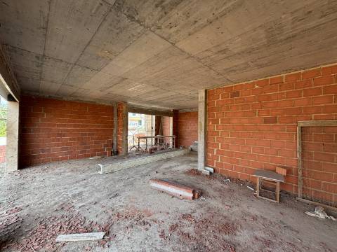 Moradia T4 Isolada com Piscina e Garagem a 4km do centro da Vila da Ericeira