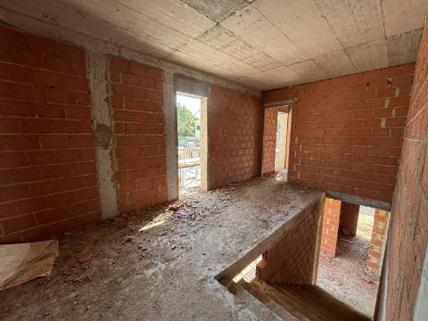 Moradia T4 Isolada com Piscina e Garagem a 4km do centro da Vila da Ericeira