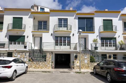 Moradia T4 junto ao centro da vila da Ericeira