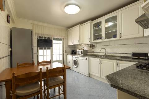 Moradia T4 junto ao centro da vila da Ericeira