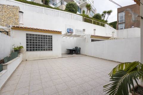 Moradia T4 junto ao centro da vila da Ericeira