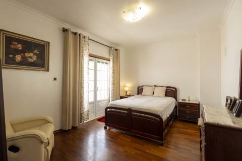 Moradia T4 junto ao centro da vila da Ericeira