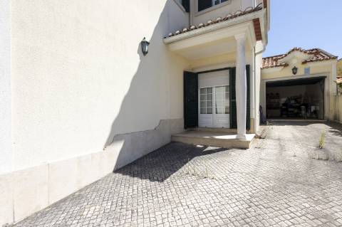 Moradia T3 a 2 km do centro da Vila da Ericeira