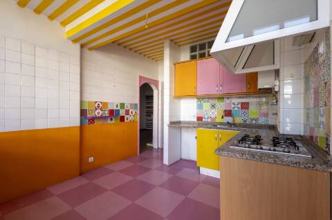 Apartamento T2 Duplex em Lisboa em edifício com elevador