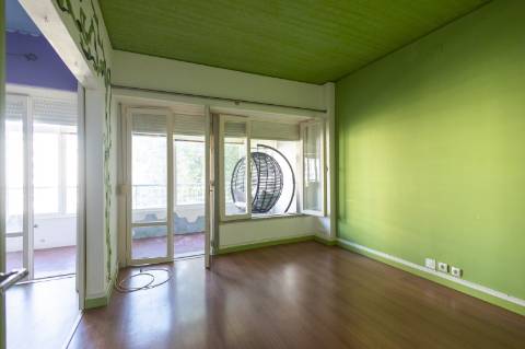 Apartamento T2 Duplex em Lisboa em edifício com elevador