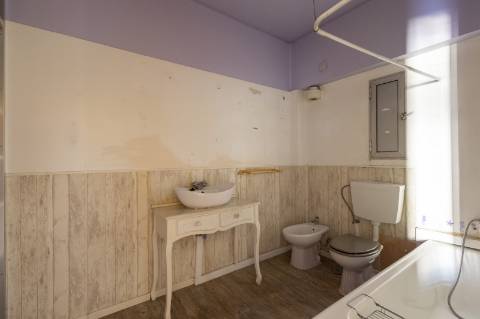 Apartamento T2 Duplex em Lisboa em edifício com elevador