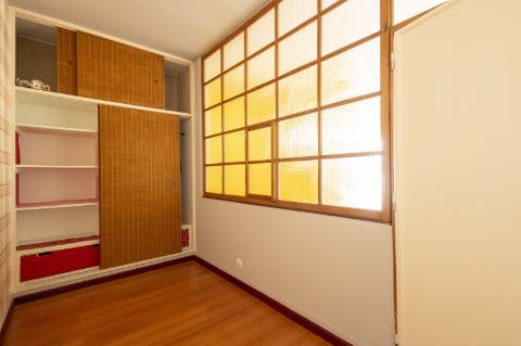 Apartamento T2 Duplex em Lisboa em edifício com elevador