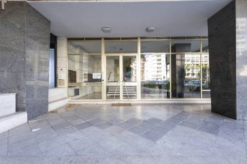 Apartamento T2 Duplex em Lisboa em edifício com elevador