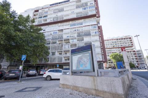 Apartamento T2 Duplex em Lisboa em edifício com elevador