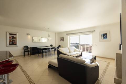 Apartamento T4 Duplex na Quinta de São Sebastião