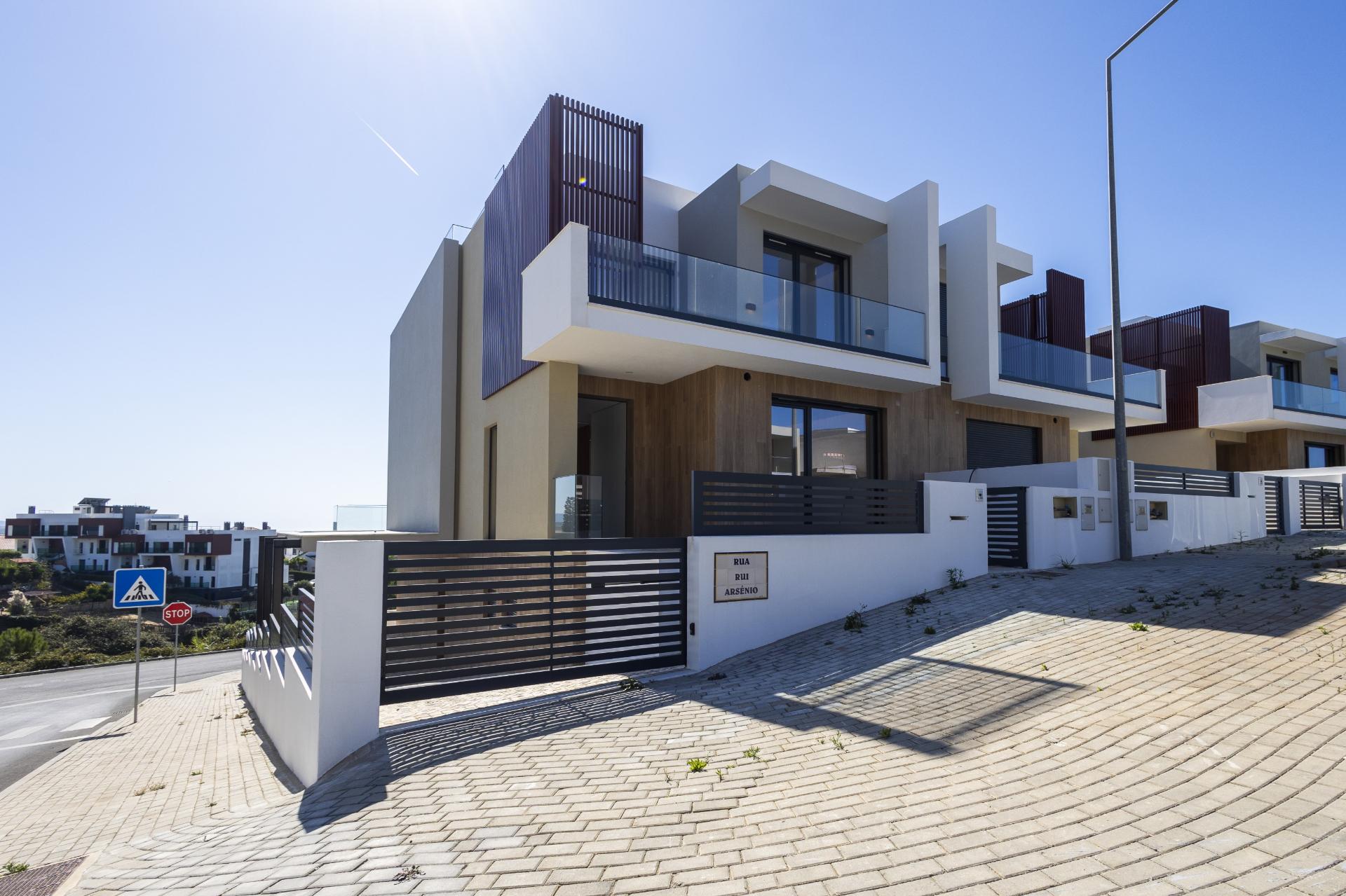 Moradia T4 Contemporânea na Ericeira com piscina
