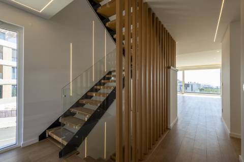 Moradia T4 Contemporânea na Ericeira com piscina