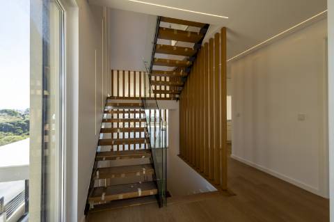 Moradia T4 Contemporânea na Ericeira com piscina