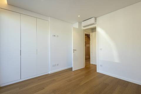 Moradia T4 Contemporânea na Ericeira com piscina