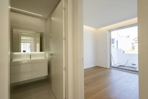 Moradia T4 Contemporânea na Ericeira com piscina