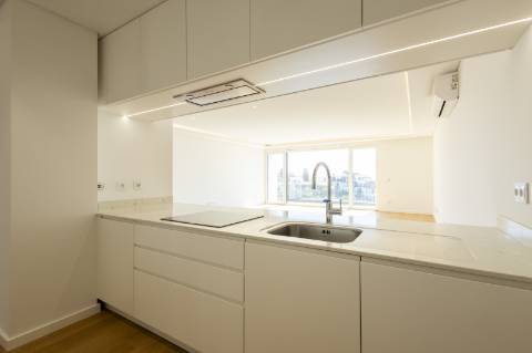 Moradia T4 Contemporânea na Ericeira com piscina