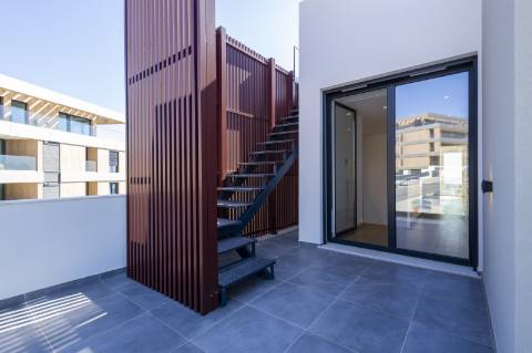 Moradia T4 Contemporânea na Ericeira com piscina