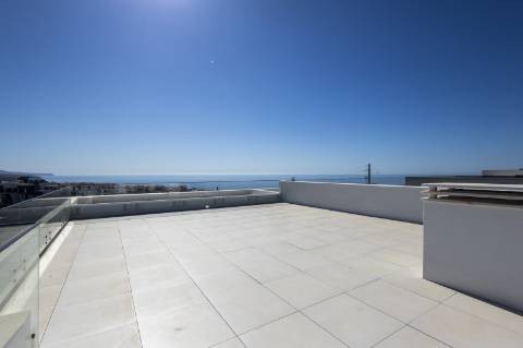 Moradia T4 Contemporânea na Ericeira com piscina