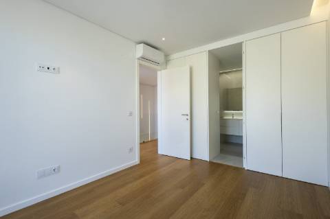 Moradia T4 Contemporânea na Ericeira com piscina