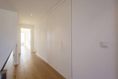 Moradia T4 Contemporânea na Ericeira com piscina