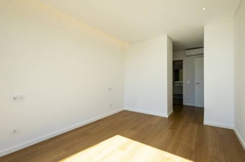 Moradia T4 Contemporânea na Ericeira com piscina