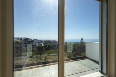 Moradia T4 Contemporânea na Ericeira com piscina