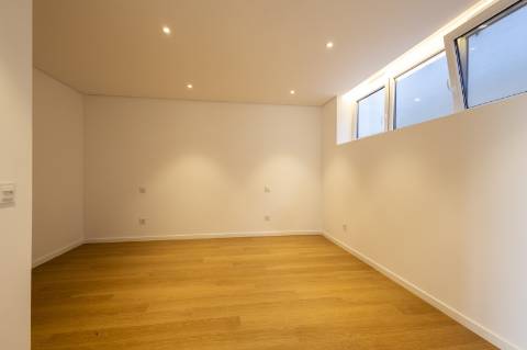 Moradia T4 Contemporânea na Ericeira com piscina