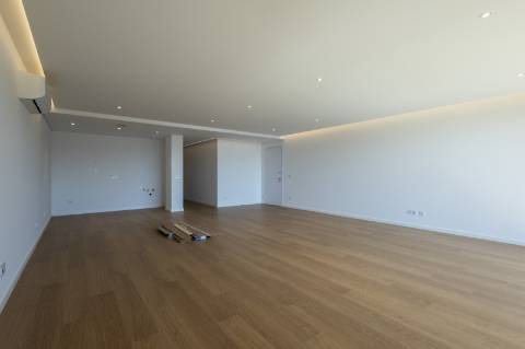 Moradia T4 Contemporânea na Ericeira com piscina