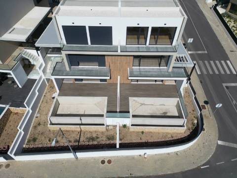 Moradia T4 Contemporânea na Ericeira com piscina