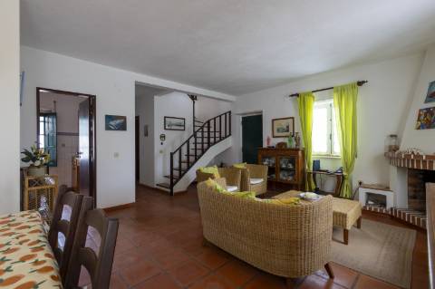 Moradia T4 no centro da Vila de Santa Cruz a 100m da praia e 22km do centro da Ericeira