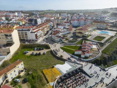 Moradia T4 no centro da Vila de Santa Cruz a 100m da praia e 22km do centro da Ericeira