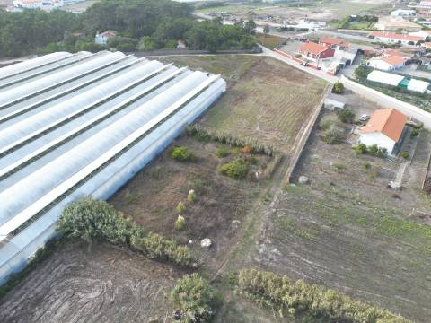 Terreno com projeto aprovado para loteamento de 8 moradias isoladas - Silveira